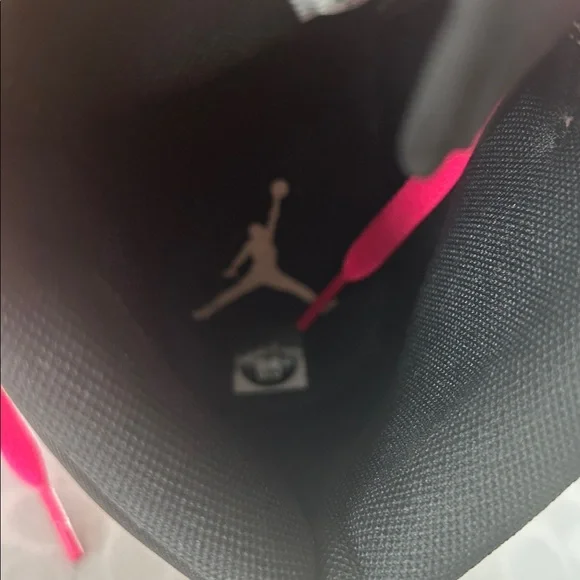 Nike Air Jordan 1 Mid SE Crimson Tint Iconic Sneaker Shoes **Size 8.5** - Picture 9 of 10